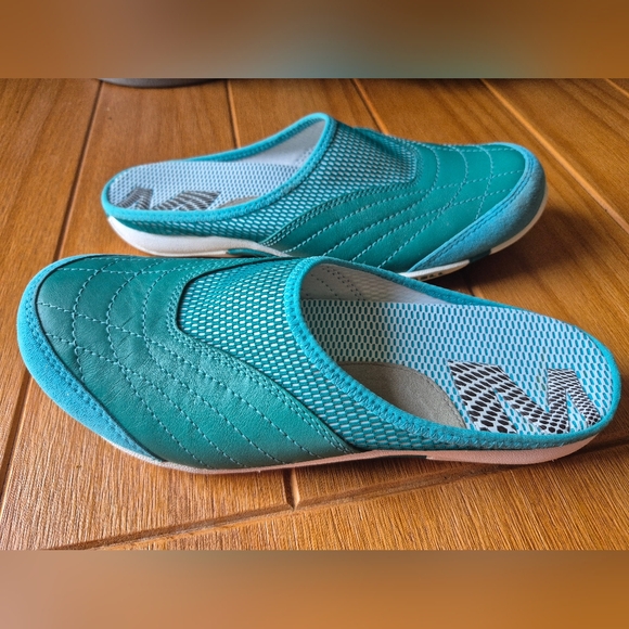 Merrell Slip On Shoes - Size 8 - Picture 1 of 6